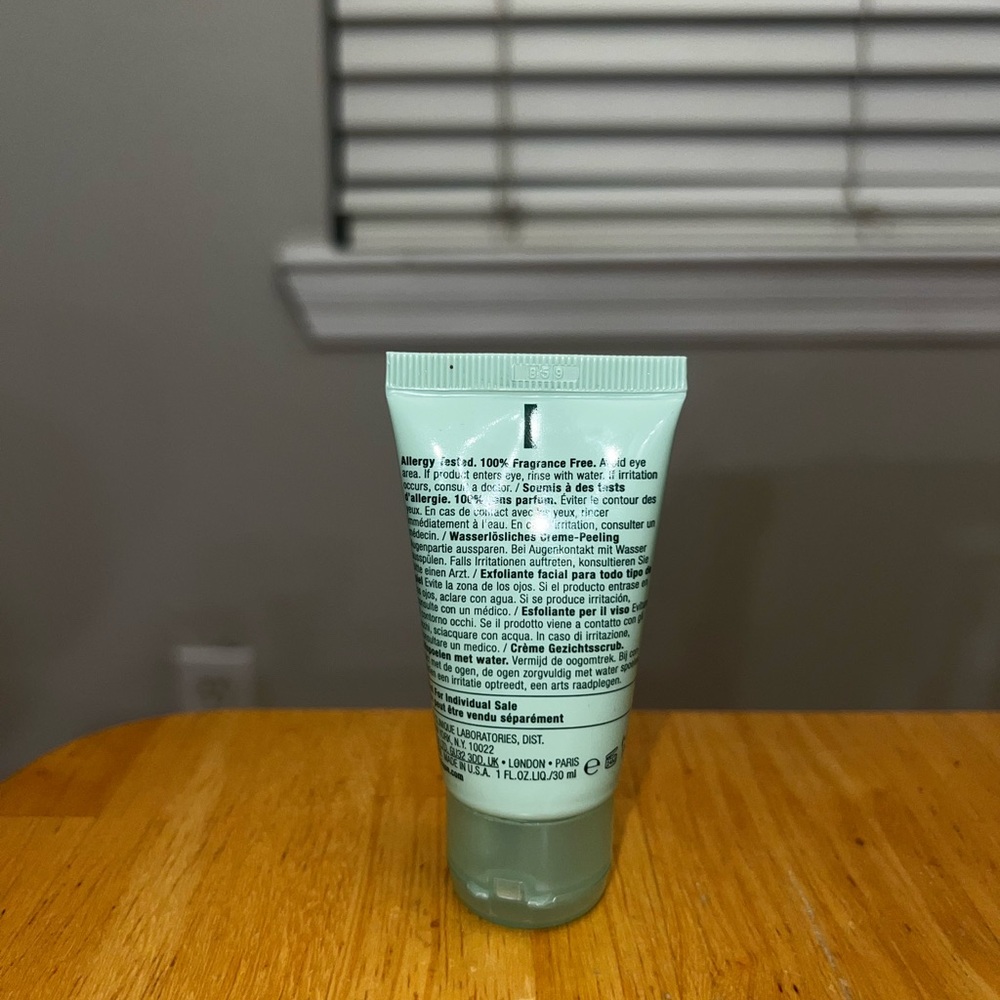 New Never Used Clinique 7 Day Scrub Cream Rinse-Off Formula Exfoliant 1 oz 💚 - Picture 2 of 2